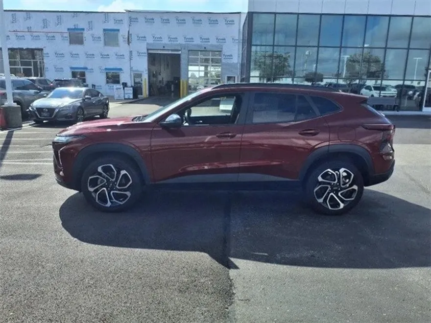 2025 Chevrolet Trax photo 1