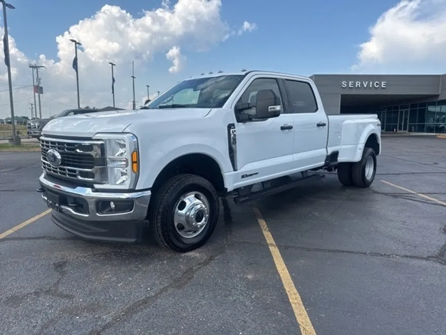 2024 Ford F-350 photo 1