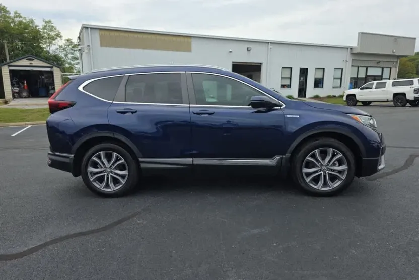 2022 Honda CR-V Touring photo 1