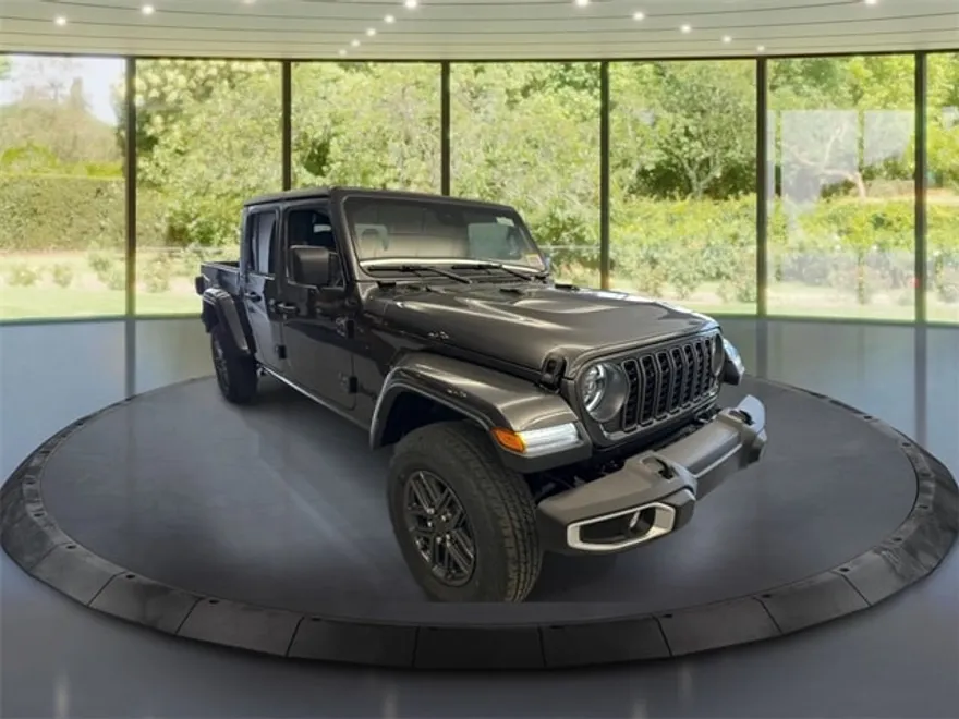 2025 Jeep Gladiator Sport S photo 1