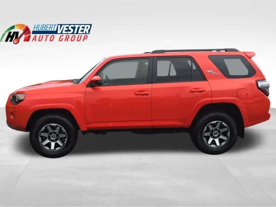 2024 Toyota 4Runner TRD Off-Road photo 1