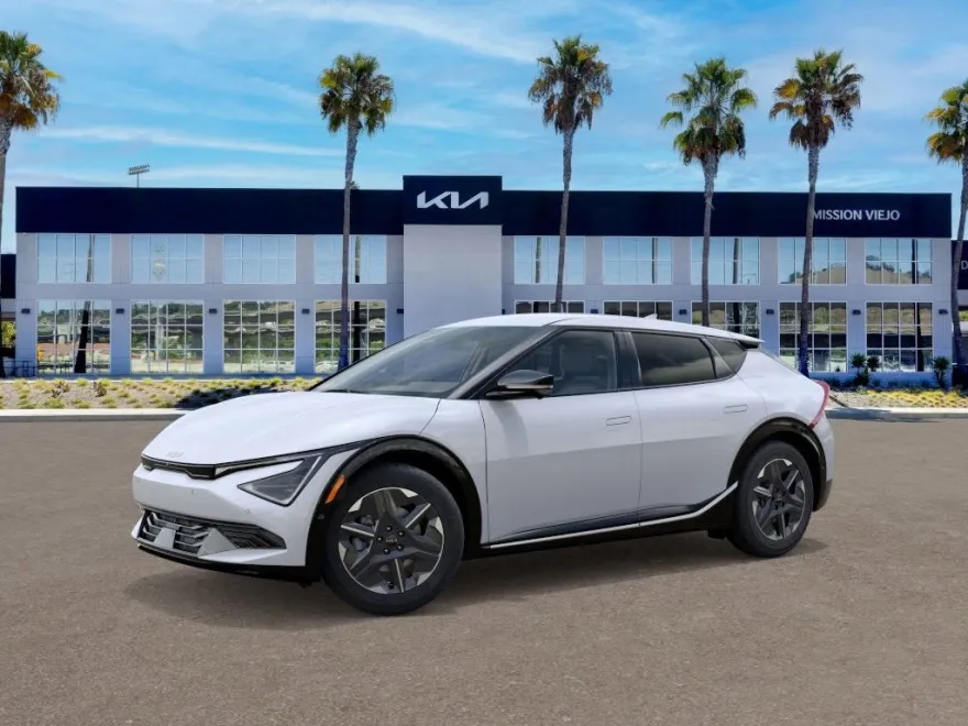 2025 Kia EV6 Light photo 1