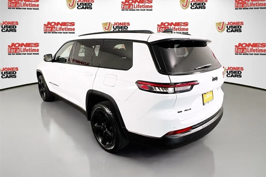 2022 Jeep Grand Cherokee Altitude photo 1