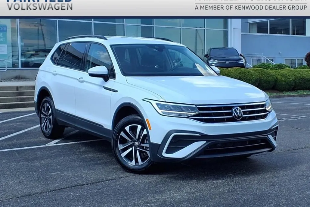 2023 Volkswagen Tiguan S photo 1
