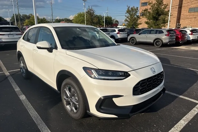 2026 Honda HR-V LX photo 1
