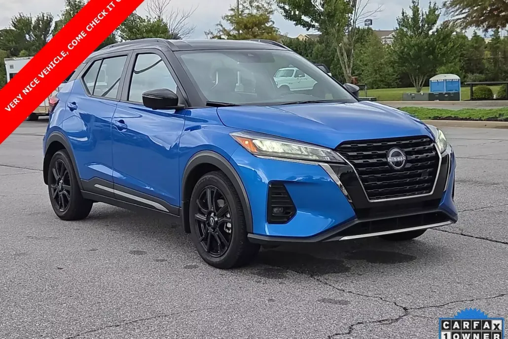 2024 Nissan Kicks SR photo 1