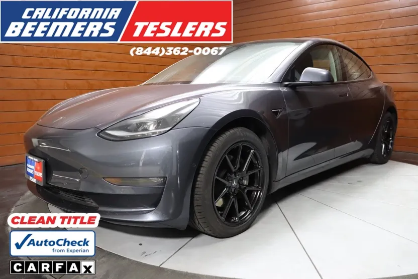 2023 Tesla Model 3 photo 1