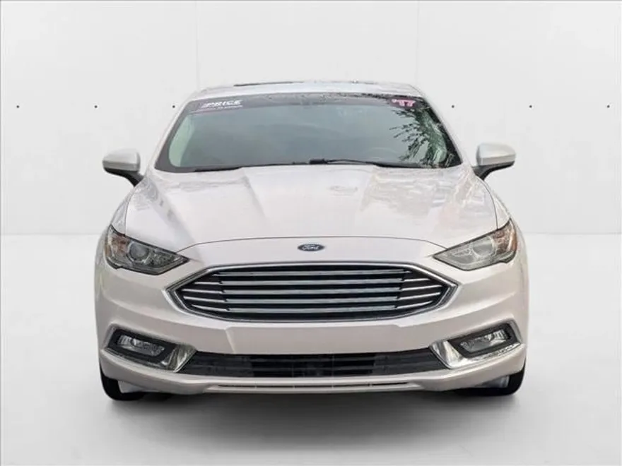 2017 Ford Fusion SE photo 1