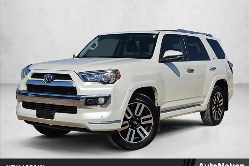 2015 Toyota 4Runner SR5 photo 1