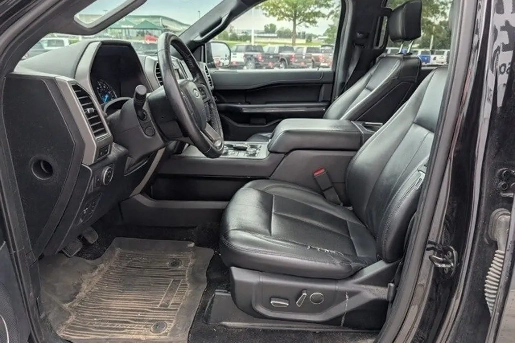 2019 Ford Expedition MAX XLT photo 1
