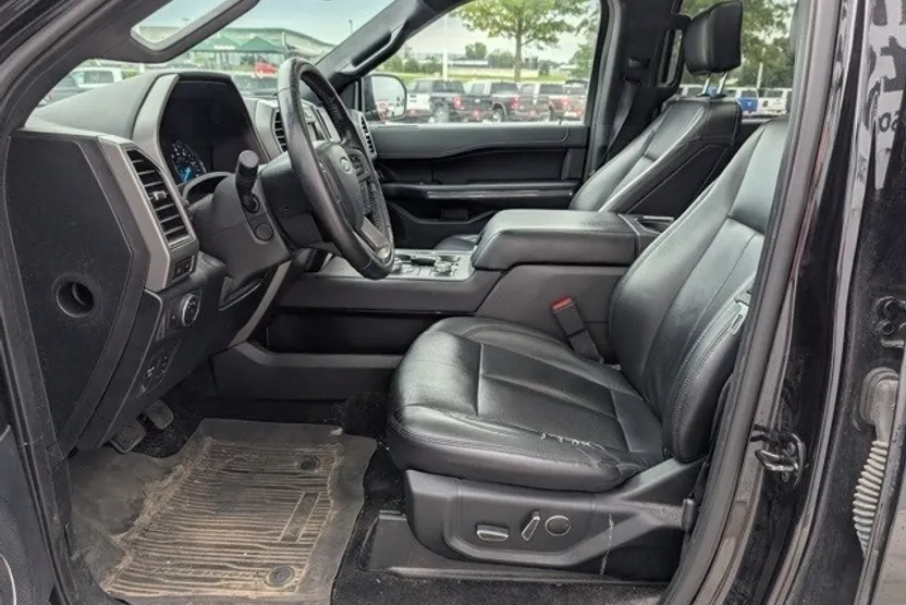 2019 Ford Expedition MAX XLT photo 1
