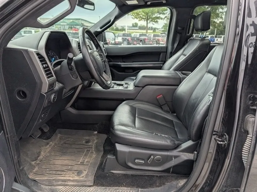 2019 Ford Expedition MAX XLT photo 1