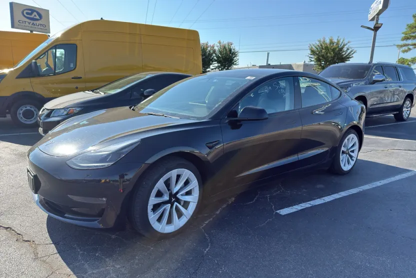 2022 Tesla Model 3 Long Range photo 1