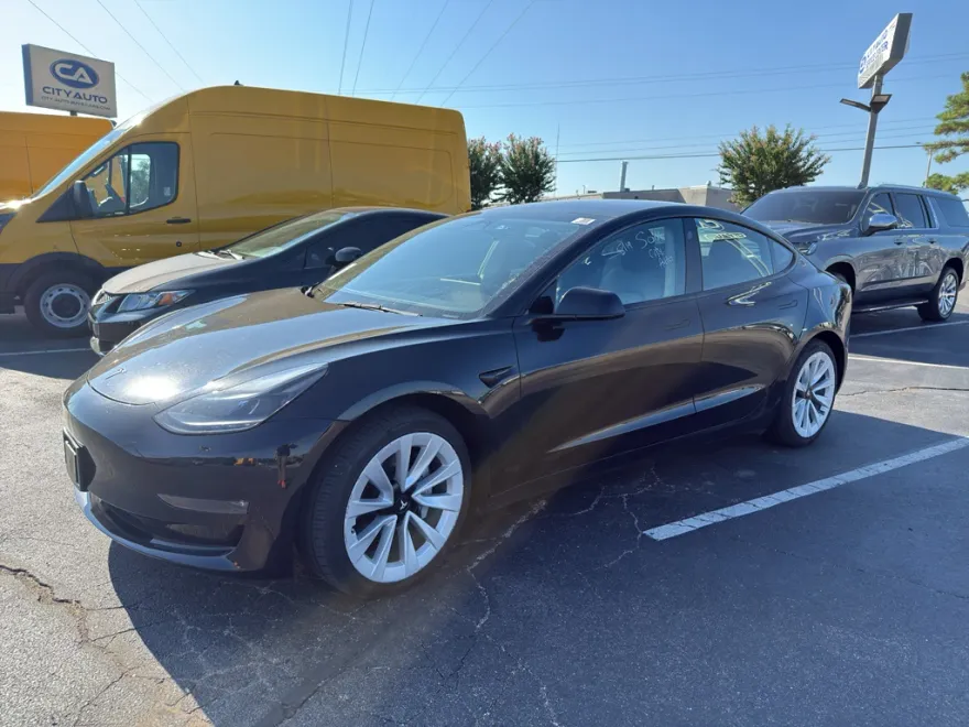 2022 Tesla Model 3 Long Range photo 1