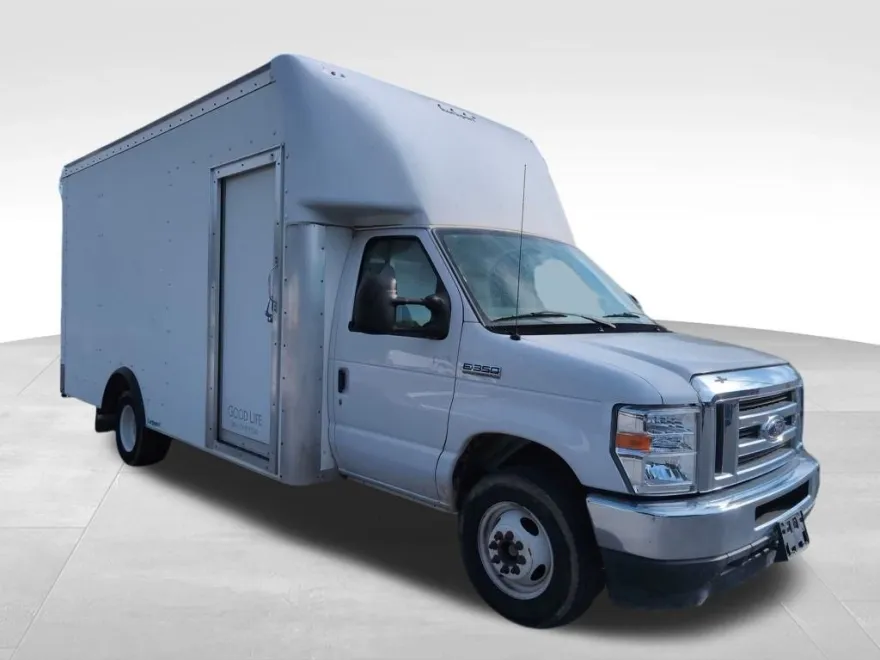 2021 Ford E-350 photo 1