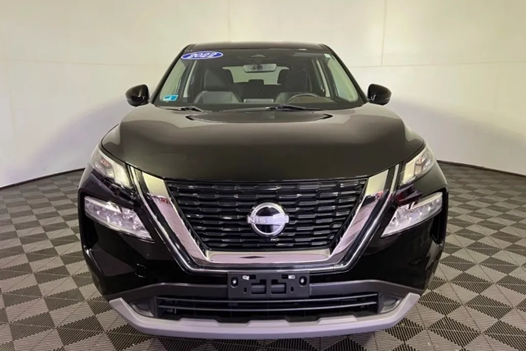 2022 Nissan Rogue SV photo 1