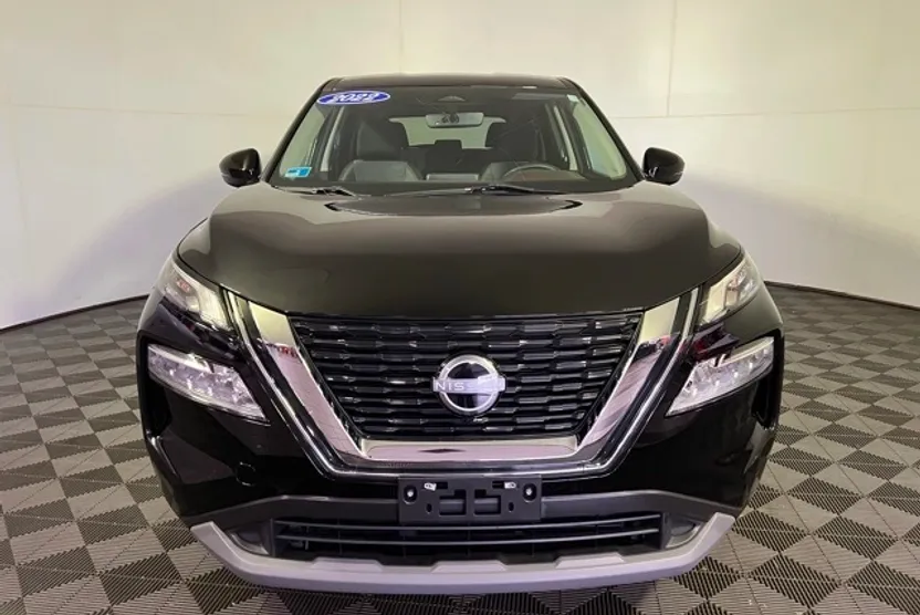 2022 Nissan Rogue SV photo 1