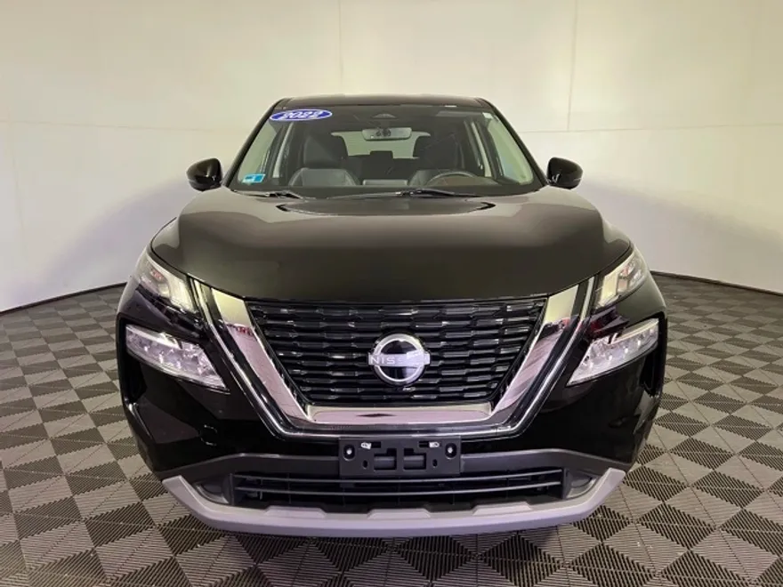 2022 Nissan Rogue SV photo 1