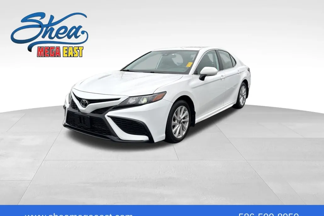 2022 Toyota Camry SE photo 1