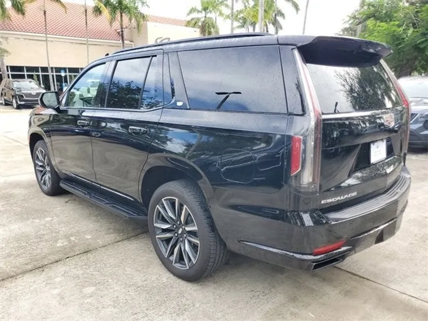 2024 Cadillac Escalade Sport photo 1