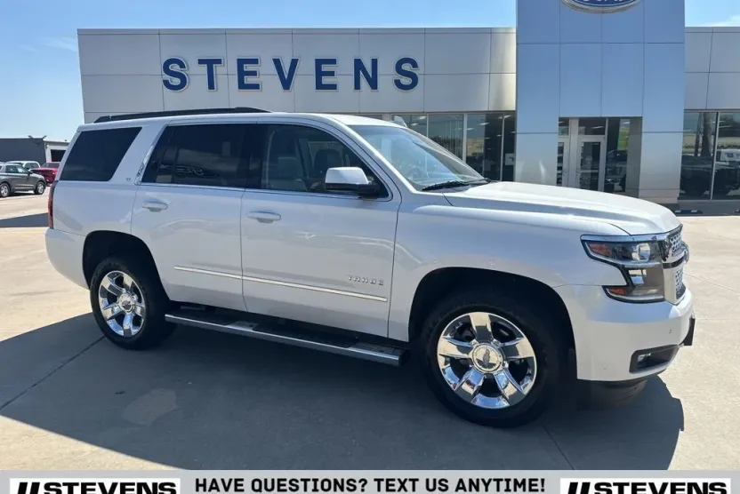 2017 Chevrolet Tahoe LT photo 1