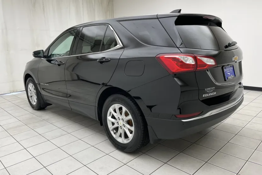 2018 Chevrolet Equinox LT photo 1