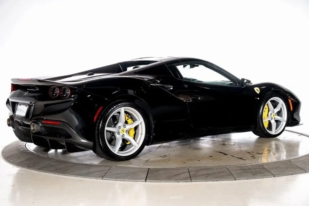 2022 Ferrari F8 Spider photo 1