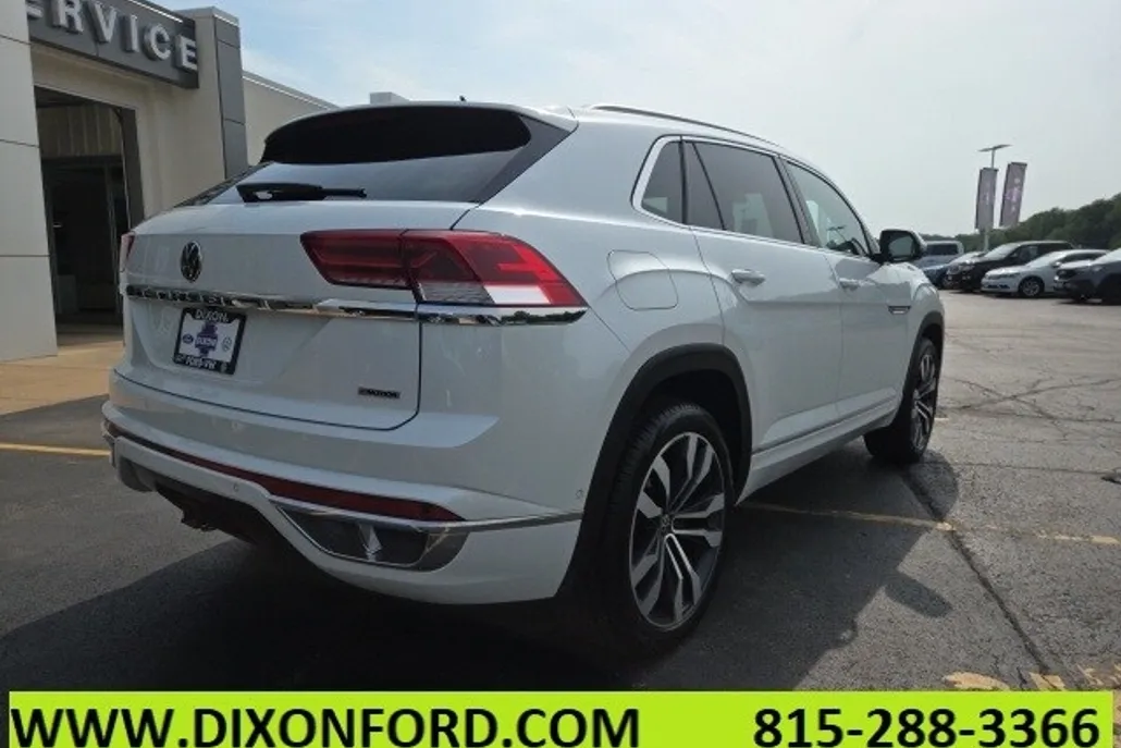 2022 Volkswagen Atlas Cross Sport V6 SEL Premium R-Line photo 1