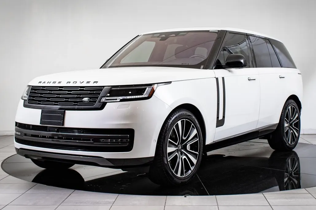 2023 Land Rover Range Rover SE photo 1