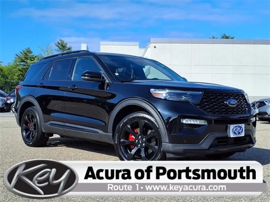2023 Ford Explorer ST photo 1