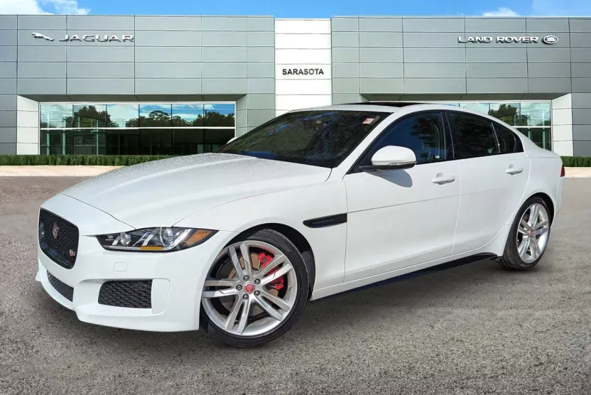 2019 Jaguar XE S photo 1