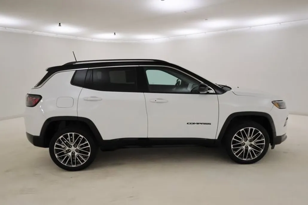 2022 Jeep Compass Limited photo 1