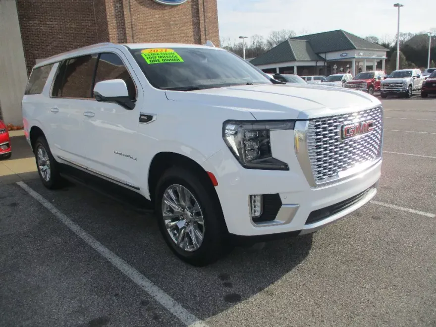 2021 Gmc Yukon XL Denali photo 1