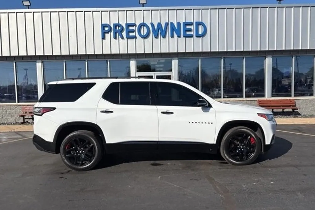 2018 Chevrolet Traverse Premier photo 1