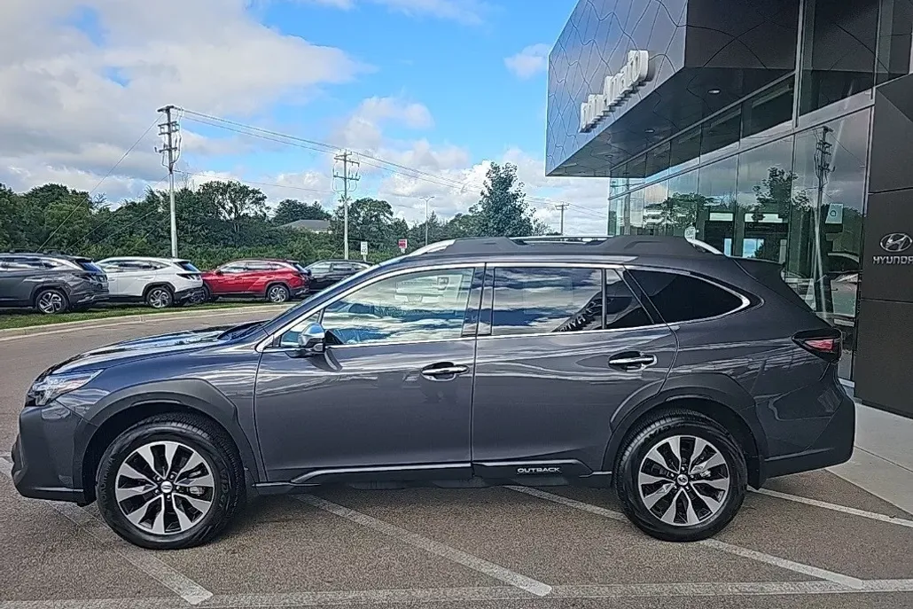 2024 Subaru Outback Touring XT photo 1