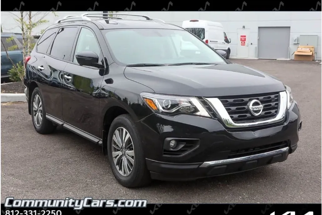 2020 Nissan Pathfinder SL photo 1