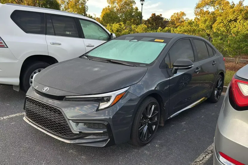 2025 Toyota Corolla SE photo 1