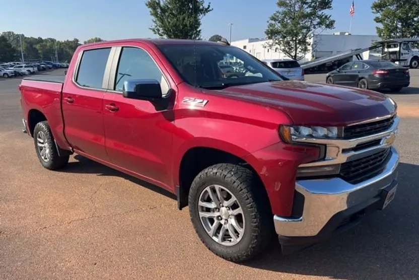 2019 Chevrolet Silverado 1500 LT photo 1
