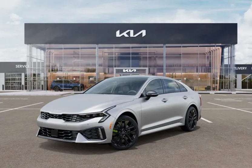2025 Kia K5 GT photo 1