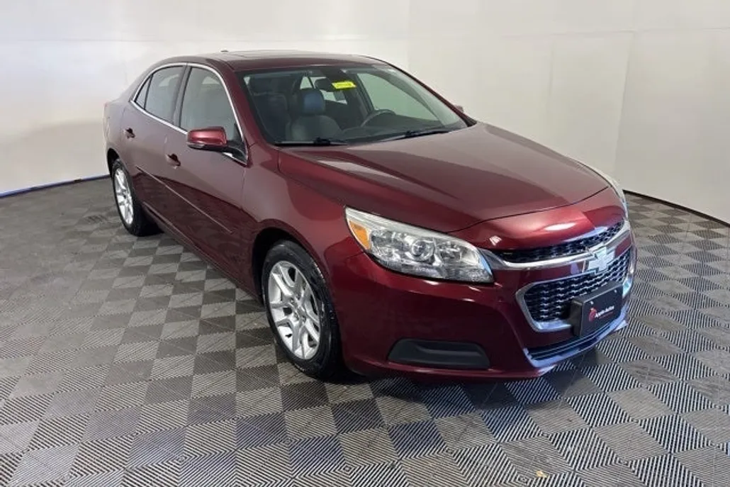 2015 Chevrolet Malibu 1LT photo 1