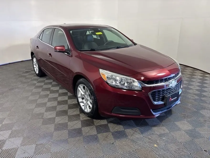 2015 Chevrolet Malibu 1LT photo 1