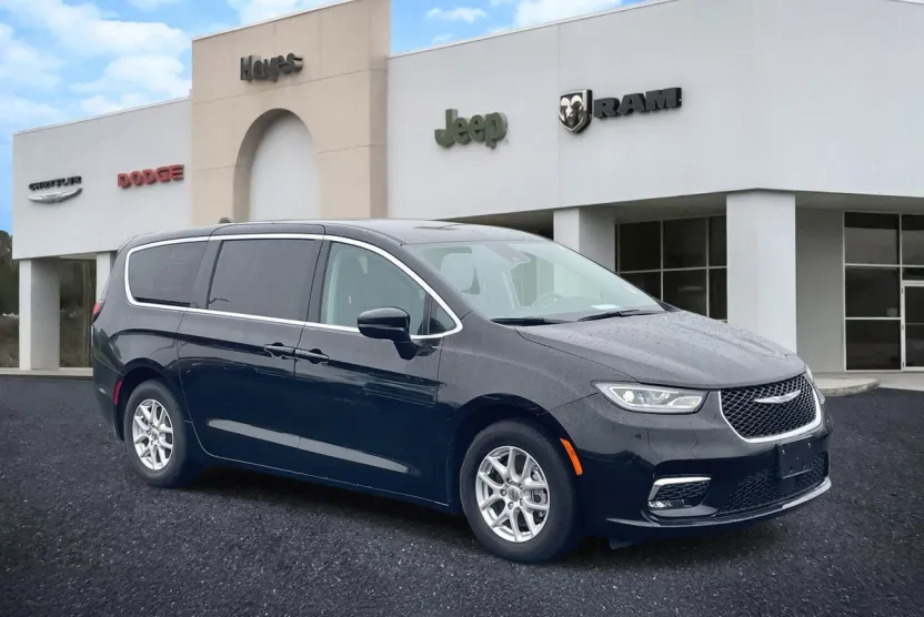 2024 Chrysler Pacifica Touring L photo 1