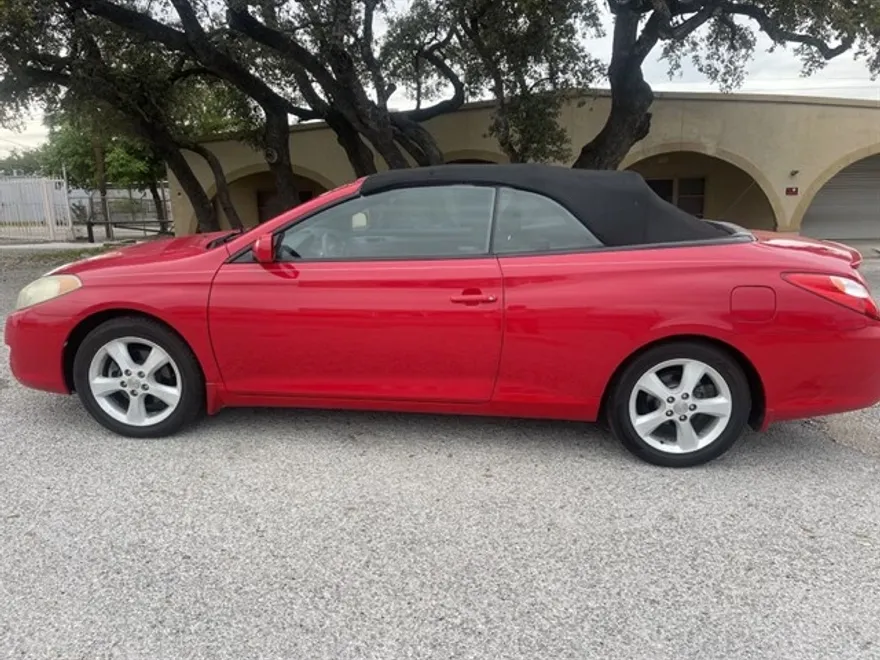 2005 Toyota Camry Solara SE photo 1