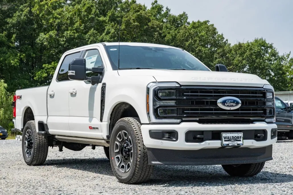 2025 Ford F-250 Platinum photo 1