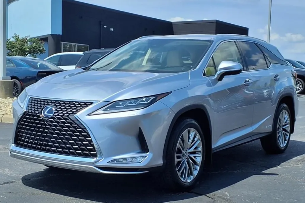 2022 Lexus RX 450hL Luxury photo 1