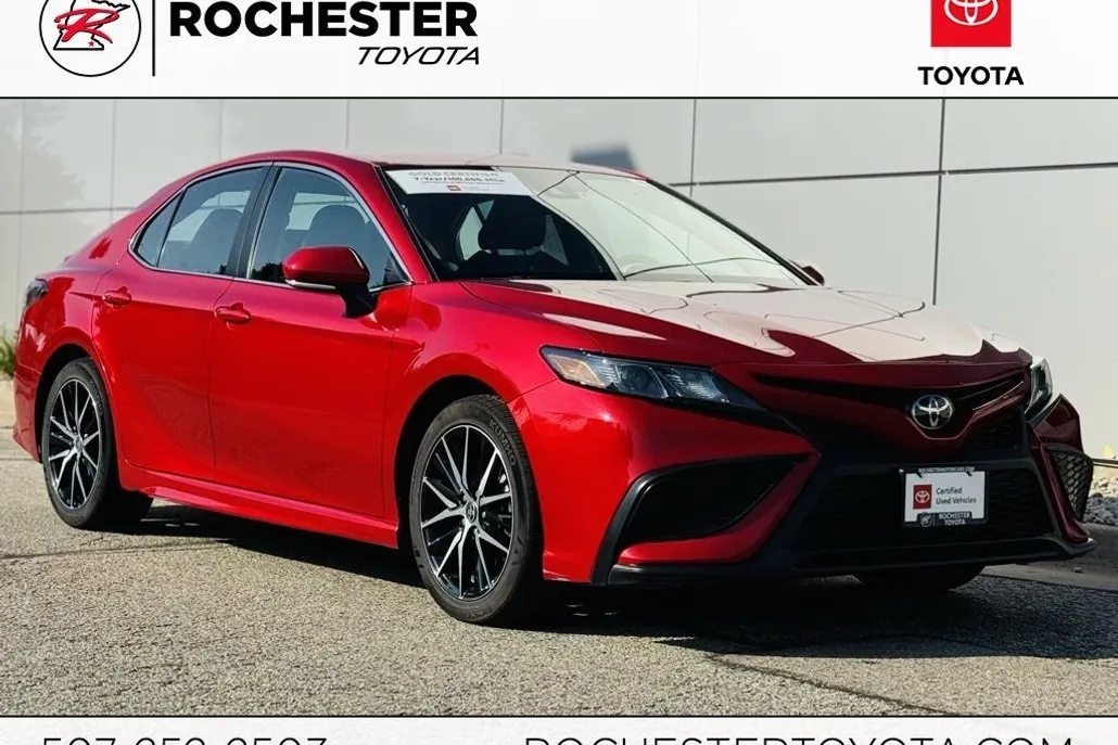 2023 Toyota Camry SE photo 1