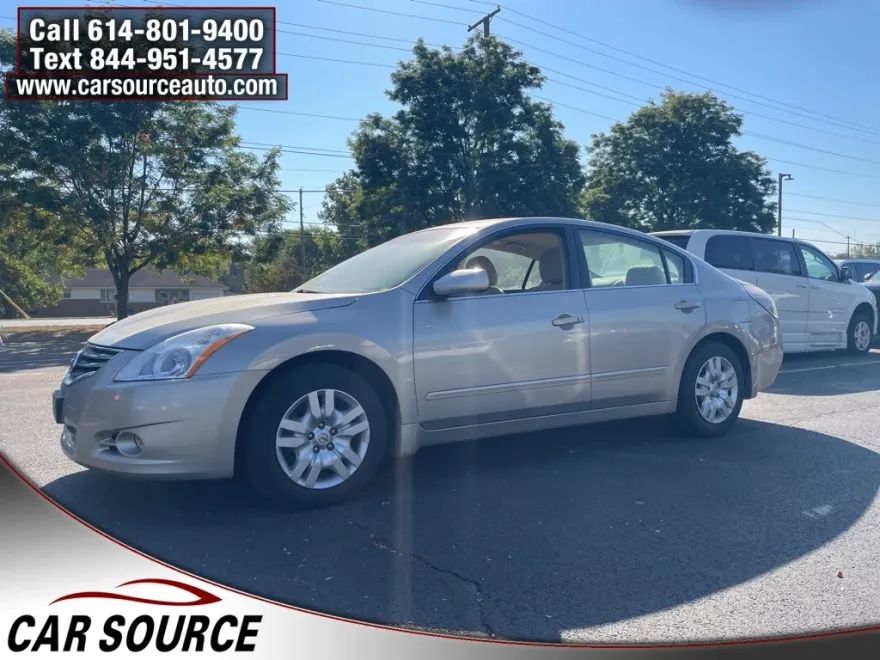 2010 Nissan Altima 2.5 S photo 1