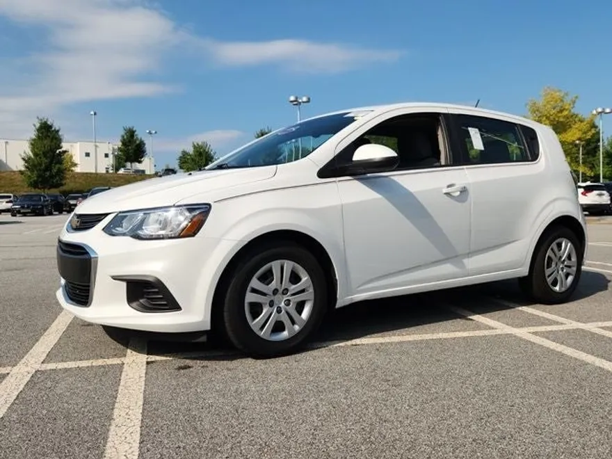 2020 Chevrolet Sonic LT photo 1