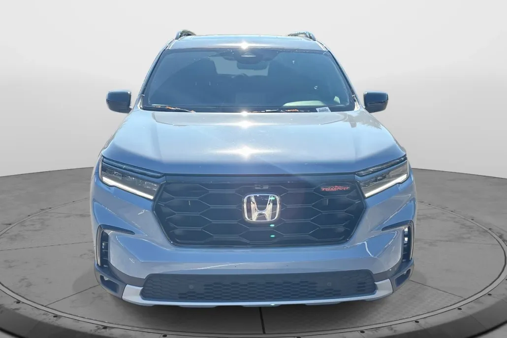 2025 Honda Pilot TrailSport photo 1