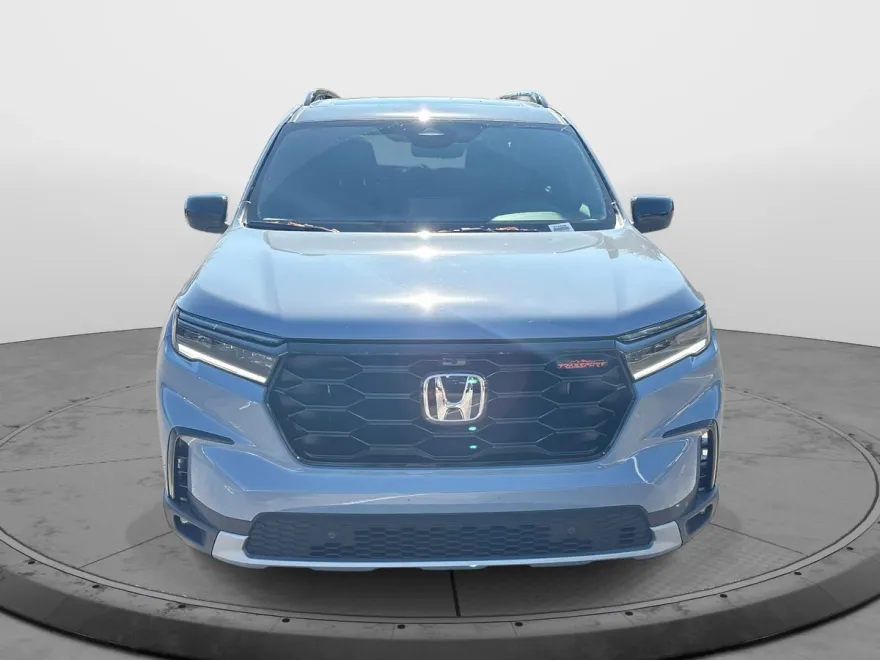 2025 Honda Pilot TrailSport photo 1